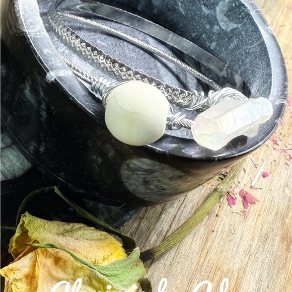 Silver bangle bracelet with selenite - Picture 4 of 9